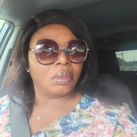 EMMYS IS LIVE ❤️‍🔥❤️‍🩹 WHERE AUTHENTIC ITEMS IS OUR PRIORITY !!!🥰💖🩵💚 - Picture 4 of 4